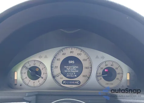 2008 Mercedes-Benz E 550 z USA, uszkodzony, nr VIN WDBUF72X68B259853